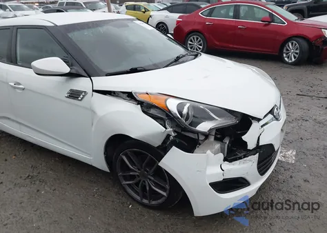 2016 Hyundai Veloster z USA, uszkodzony, nr VIN KMHTC6AD5GU261065